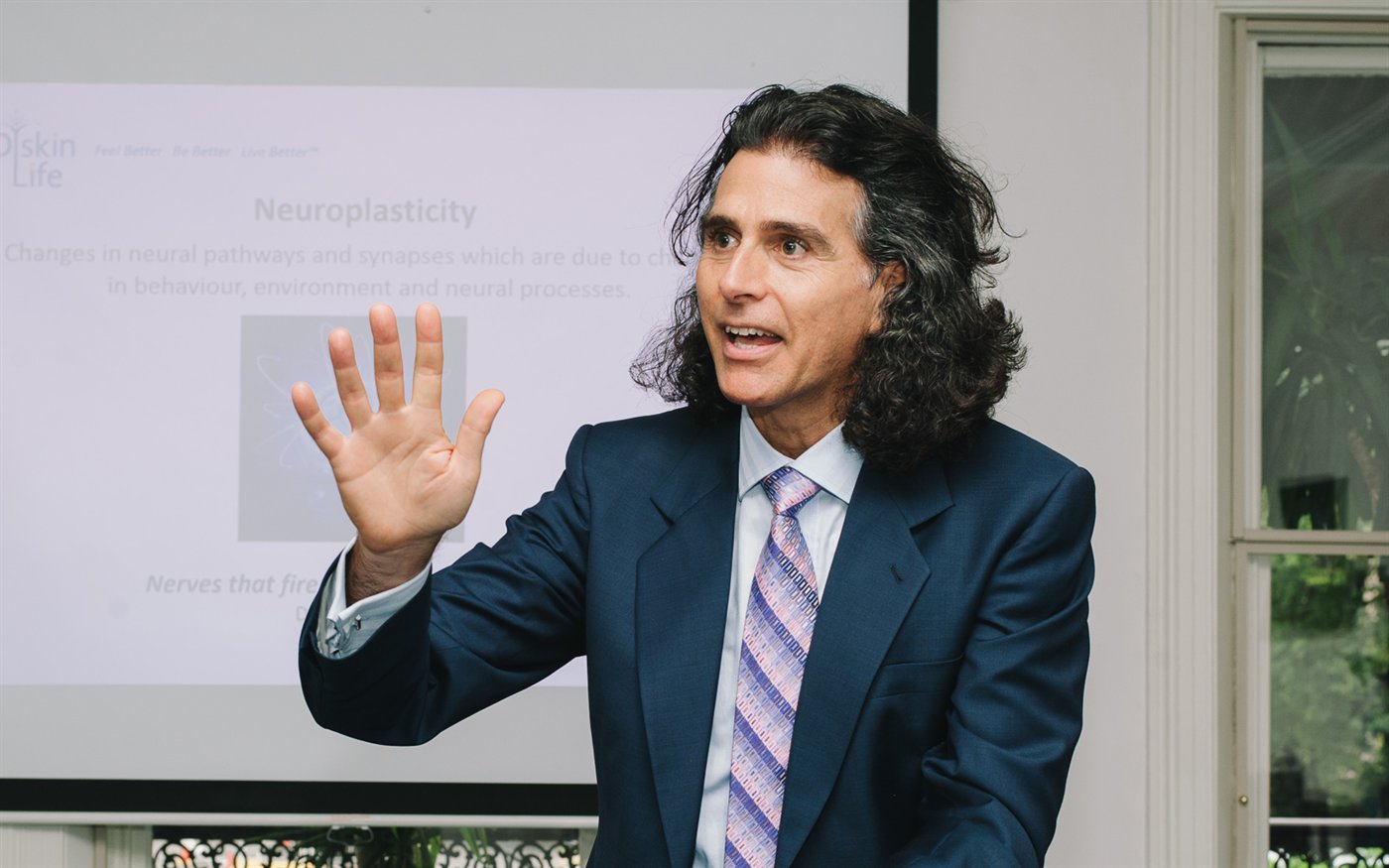 Dr Ari Diskin presenting on neuroplasticity at the Diskin Life Centre in Fitzroy